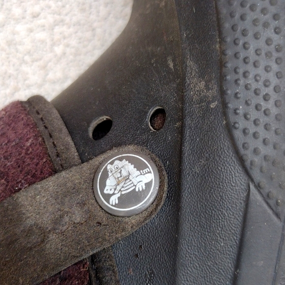 CROC Fleece-lined Cozy Clogs - Picture 8 of 8